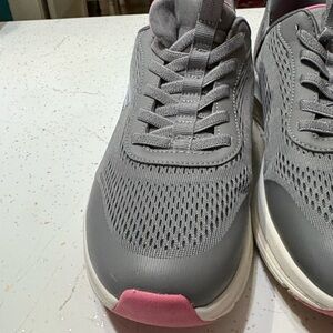 Skechers Gray Swift Fit Sneakers